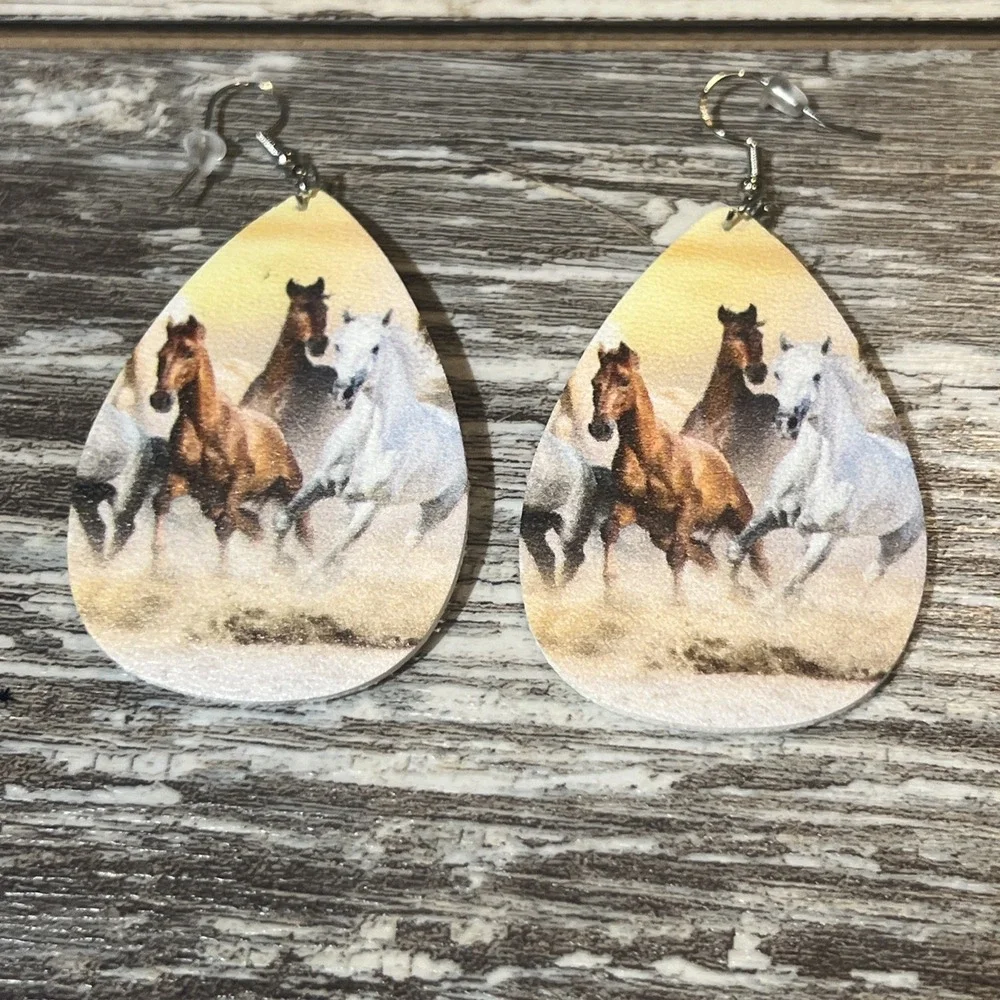 Earrings Horse Equestrian Head Silver Tone Twisted Rope Border Teardrop Set Of 2